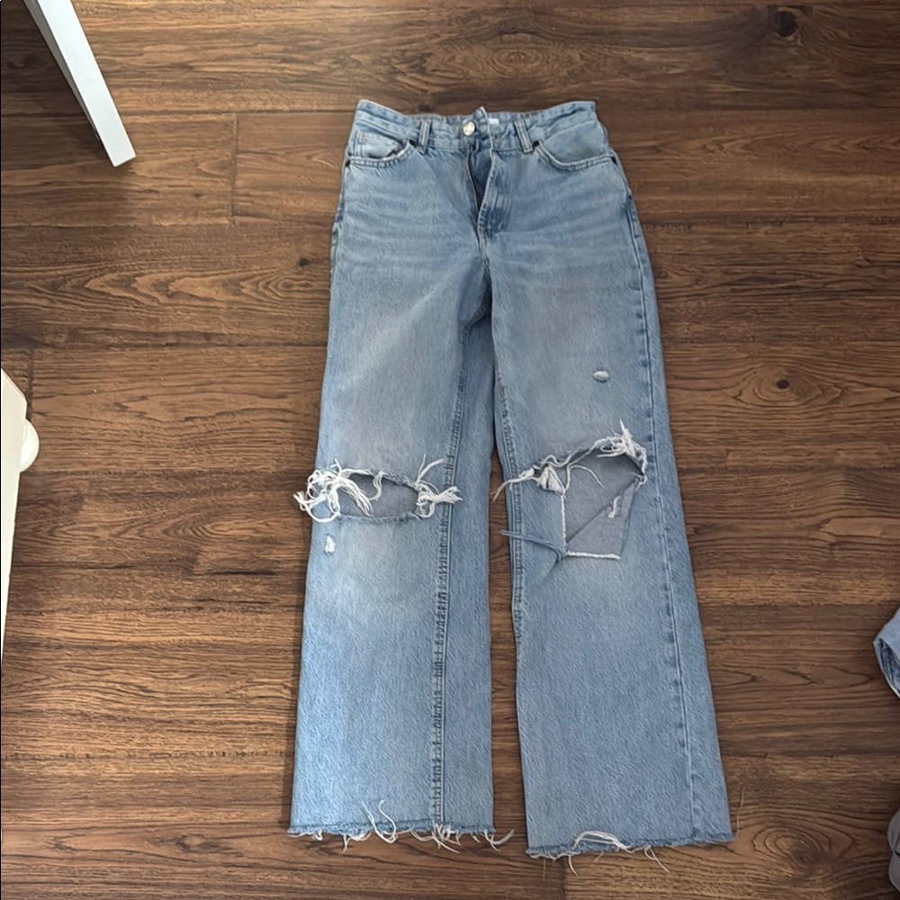 Zara High Waisted Mom Jeans - Ripped Size 4
